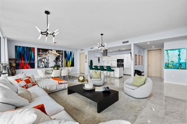 1000 Brickell Plz PH5304, Miami, FL 33131