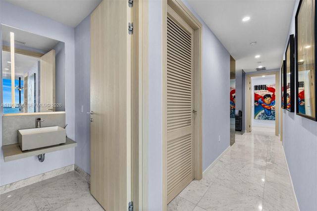 1000 Brickell Plz PH5304, Miami, FL 33131