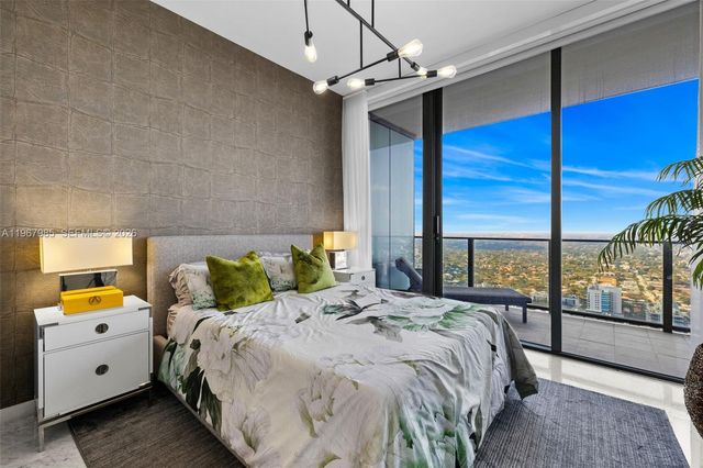 1000 Brickell Plz PH5304, Miami, FL 33131