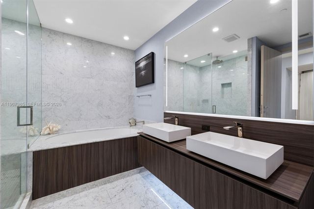 1000 Brickell Plz PH5304, Miami, FL 33131