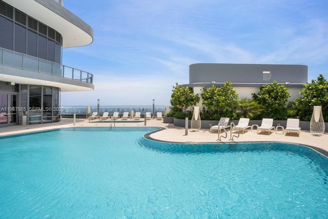 1000 Brickell Plz PH5304, Miami, FL 33131