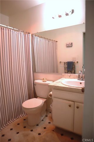 2330 Vanguard F102, Costa Mesa, CA 92626