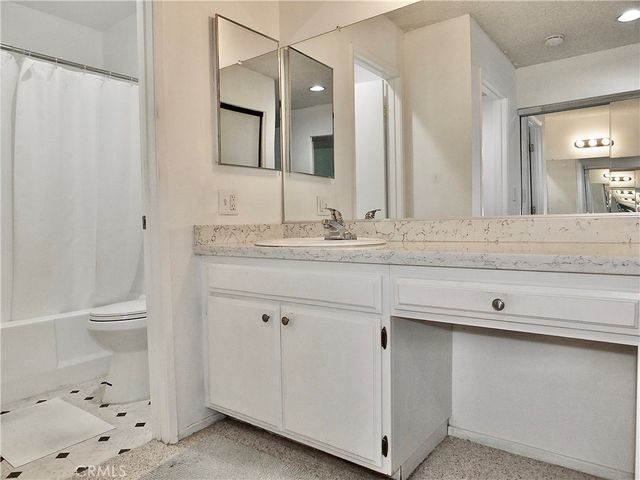 2330 Vanguard F102, Costa Mesa, CA 92626