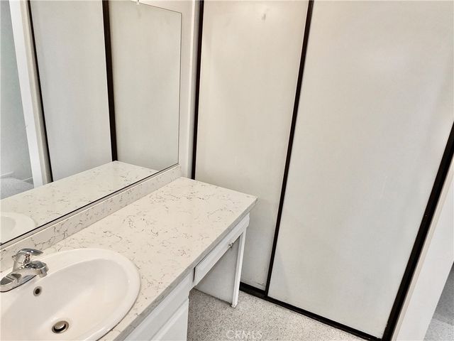 2330 Vanguard F102, Costa Mesa, CA 92626
