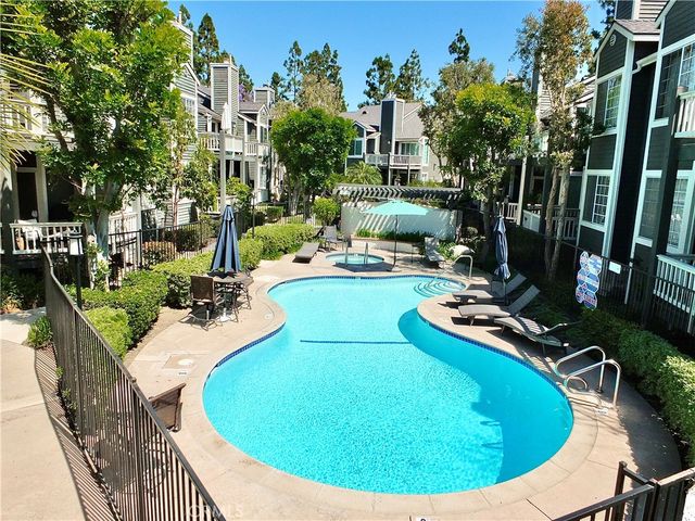 2330 Vanguard F102, Costa Mesa, CA 92626