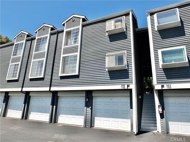 2330 Vanguard F102, Costa Mesa, CA 92626