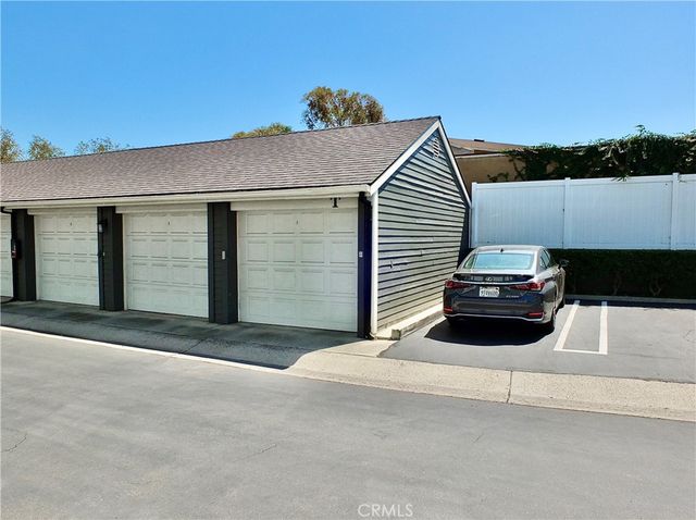 2330 Vanguard F102, Costa Mesa, CA 92626