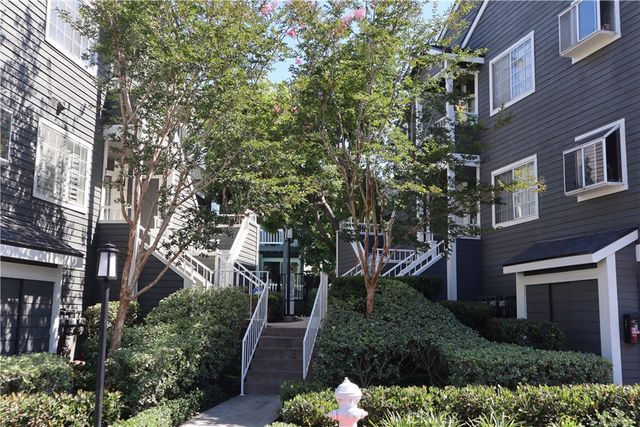 2330 Vanguard F102, Costa Mesa, CA 92626