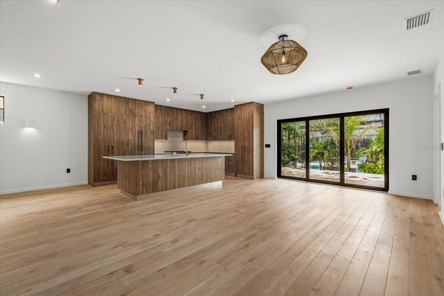 1675 5TH STREET, Sarasota, FL 34236