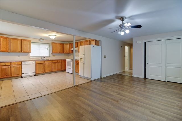 499 Farmington Avenue, Cranston, RI 02920