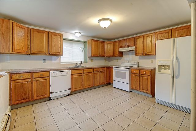 499 Farmington Avenue, Cranston, RI 02920
