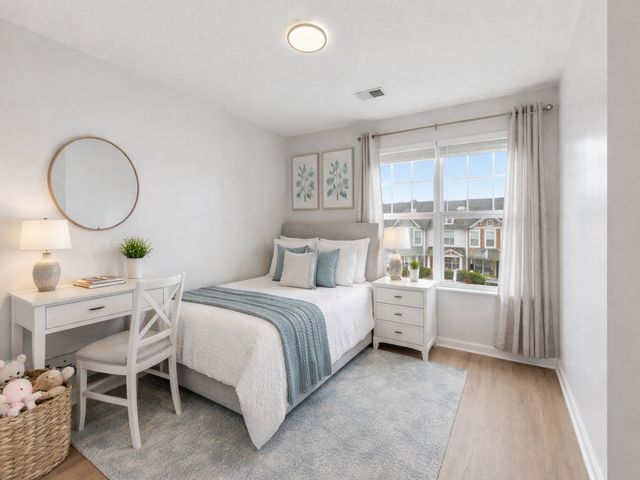 3377 Harpeth Springs Dr, Nashville, TN 37221