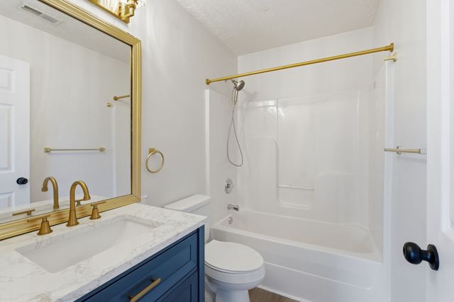 3377 Harpeth Springs Dr, Nashville, TN 37221