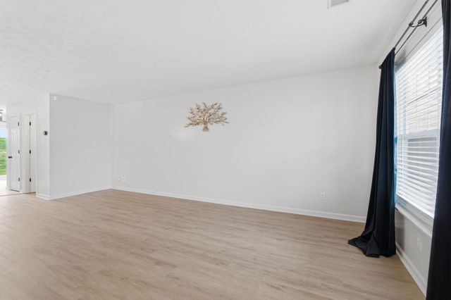 3377 Harpeth Springs Dr, Nashville, TN 37221