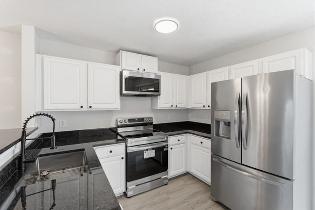 3377 Harpeth Springs Dr, Nashville, TN 37221