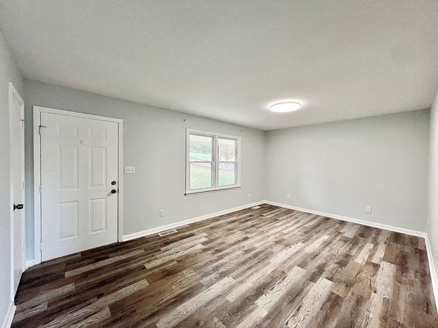 1595 Hurricane Creek Rd, Lawrenceburg, TN 38464