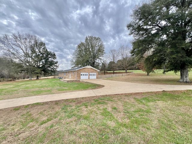 1595 Hurricane Creek Rd, Lawrenceburg, TN 38464