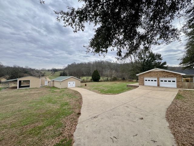 1595 Hurricane Creek Rd, Lawrenceburg, TN 38464