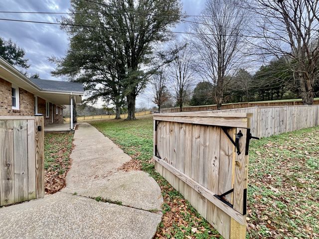 1595 Hurricane Creek Rd, Lawrenceburg, TN 38464