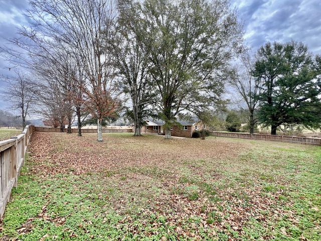 1595 Hurricane Creek Rd, Lawrenceburg, TN 38464