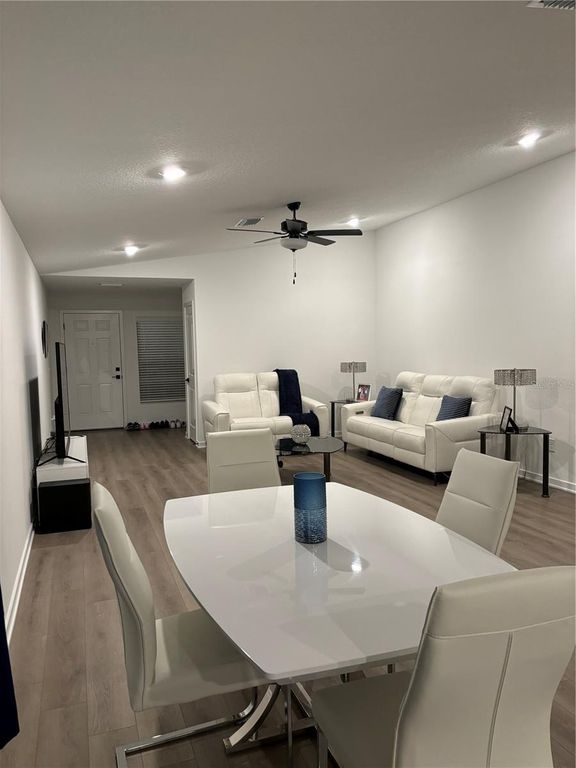 Image 3 of property listing at 5761 HELMSMAN COURT, Tampa, FL 33619