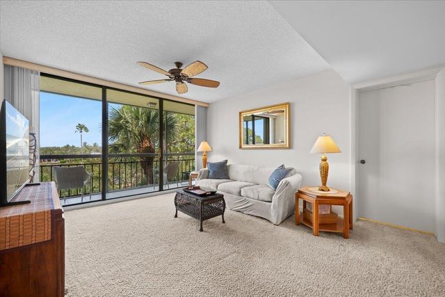 2001 Marina Isle Way 405, Jupiter, FL 33477