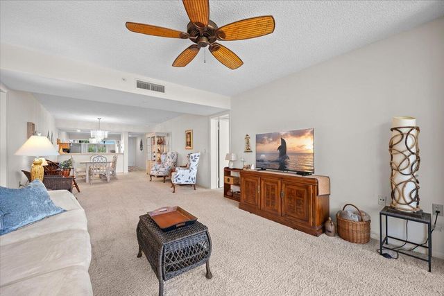2001 Marina Isle Way 405, Jupiter, FL 33477