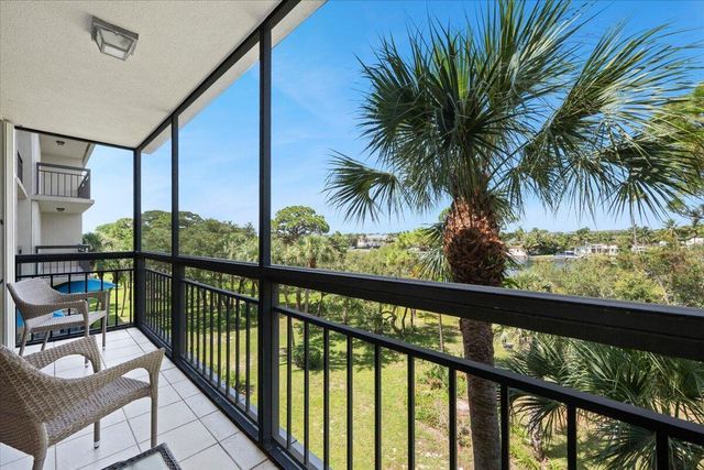 2001 Marina Isle Way 405, Jupiter, FL 33477