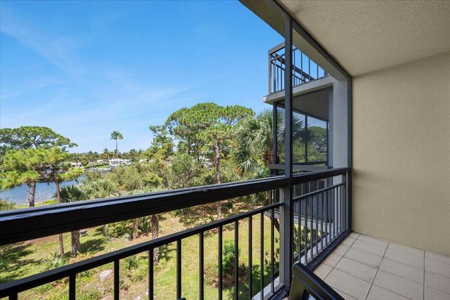 2001 Marina Isle Way 405, Jupiter, FL 33477