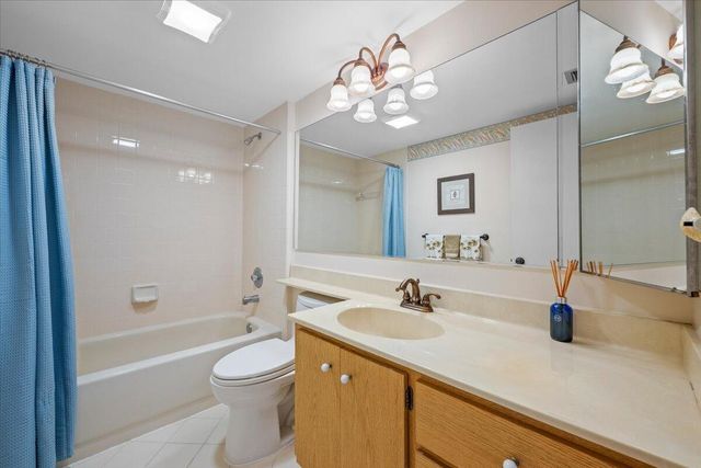 2001 Marina Isle Way 405, Jupiter, FL 33477