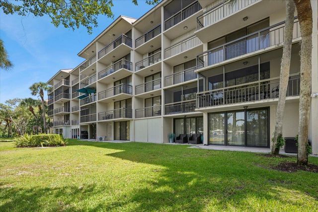 2001 Marina Isle Way 405, Jupiter, FL 33477
