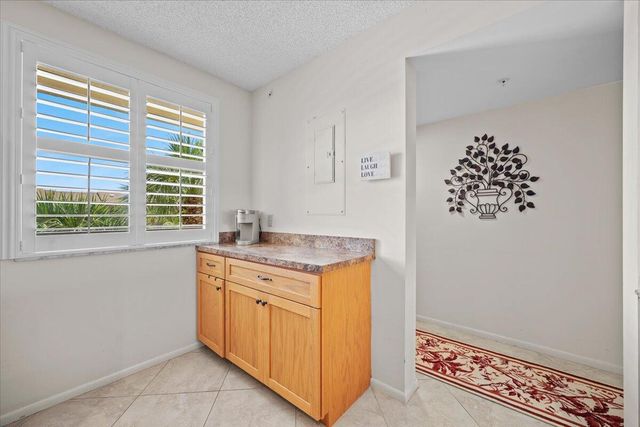 2001 Marina Isle Way 405, Jupiter, FL 33477