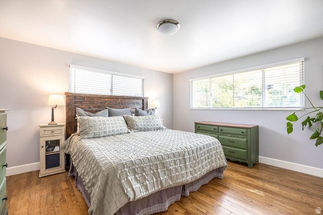 208 N OAKLEAF LN, North Salt Lake, UT 84054