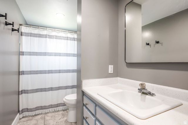 208 N OAKLEAF LN, North Salt Lake, UT 84054