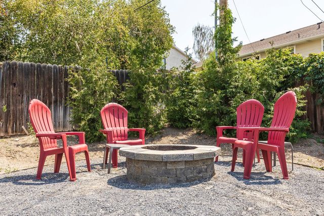 208 N OAKLEAF LN, North Salt Lake, UT 84054