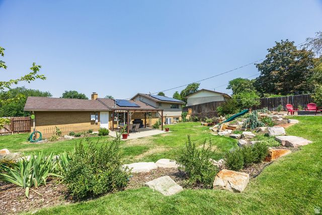 208 N OAKLEAF LN, North Salt Lake, UT 84054