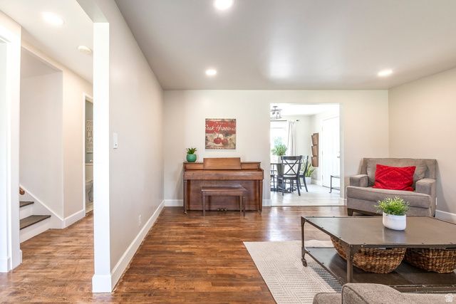 208 N OAKLEAF LN, North Salt Lake, UT 84054