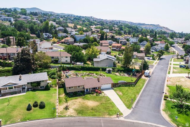 208 N OAKLEAF LN, North Salt Lake, UT 84054