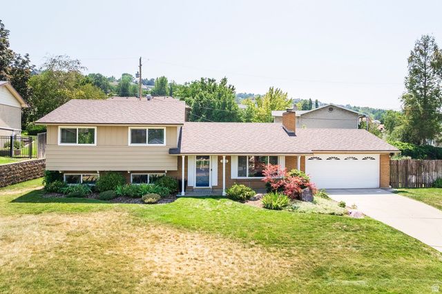 208 N OAKLEAF LN, North Salt Lake, UT 84054
