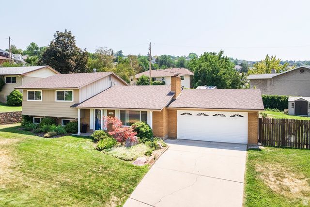 208 N OAKLEAF LN, North Salt Lake, UT 84054