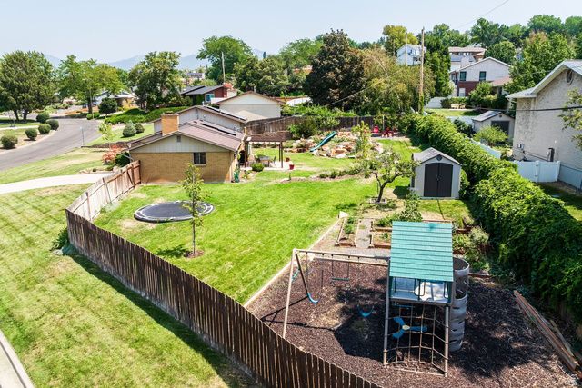 208 N OAKLEAF LN, North Salt Lake, UT 84054