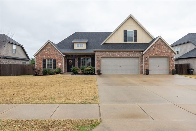 452 Romano Avenue, Tontitown, AR 72762