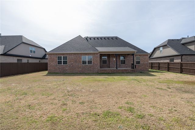452 Romano Avenue, Tontitown, AR 72762