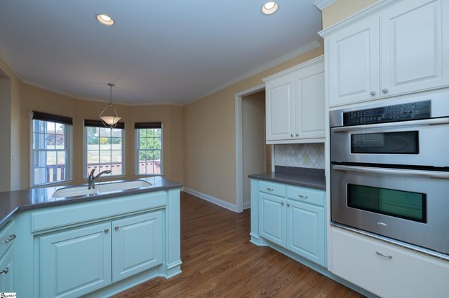 10 Saddle Creek Court, Greer, SC 29651