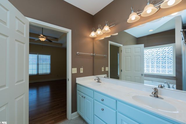 10 Saddle Creek Court, Greer, SC 29651