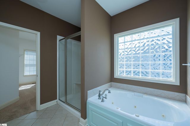 10 Saddle Creek Court, Greer, SC 29651