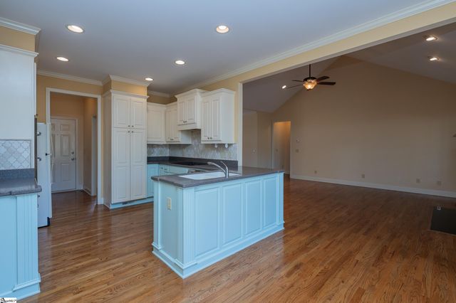 10 Saddle Creek Court, Greer, SC 29651