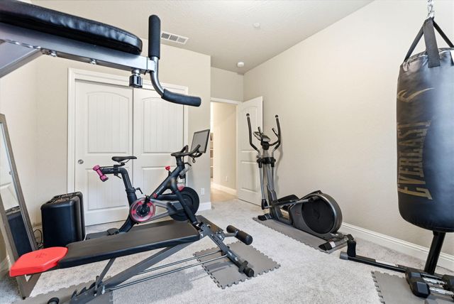 3636 E Meadow Court, Visalia, CA 93292