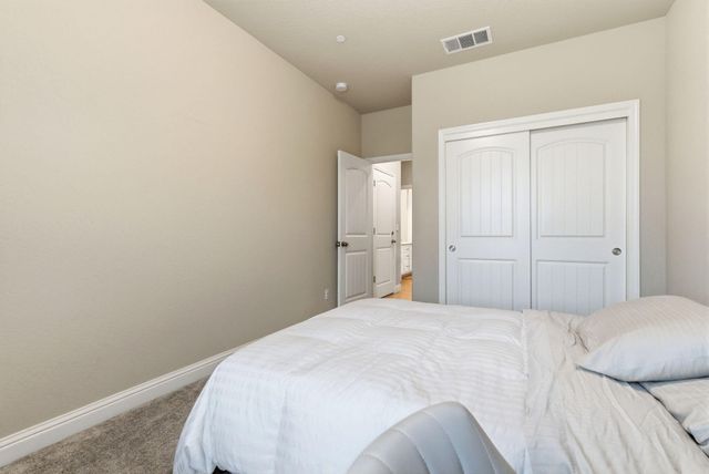 3636 E Meadow Court, Visalia, CA 93292