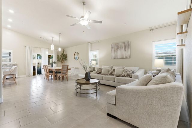 3636 E Meadow Court, Visalia, CA 93292